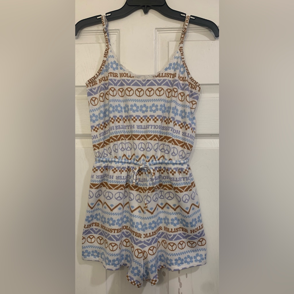 Hollister Romper 941